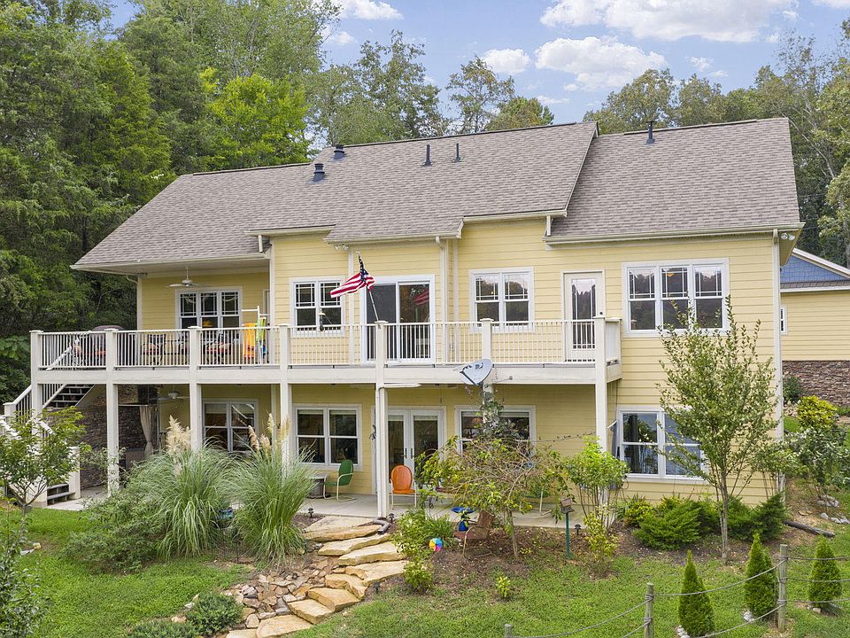 1st image of 107 Vista Dr