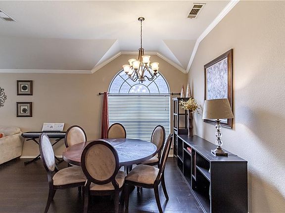 5th image of 11462 Waterford Ln