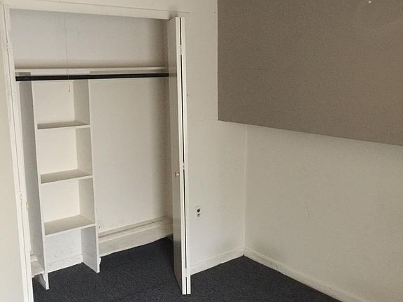 4th image of 4522 Baker St APT 13