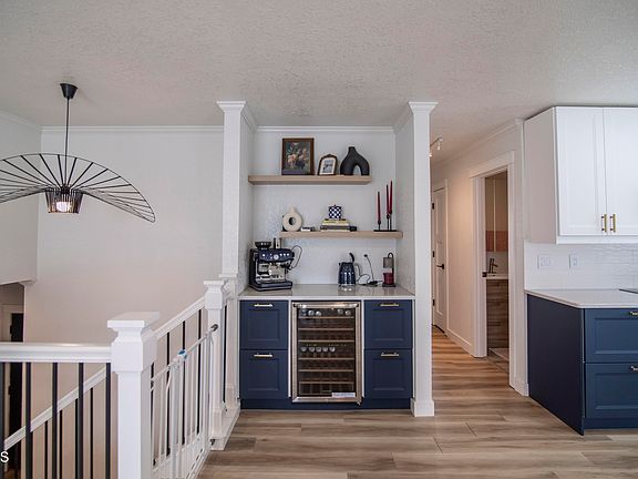 5th image of 65 Custer Dr