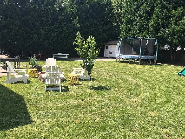 1040 Hawthorne Farm Ter — Photo 20