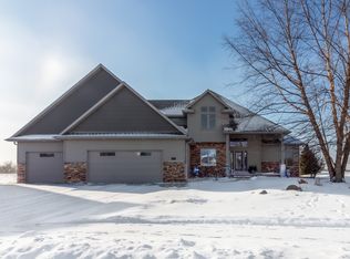 2359 Abbywood Ln, North Mankato, MN 56003
