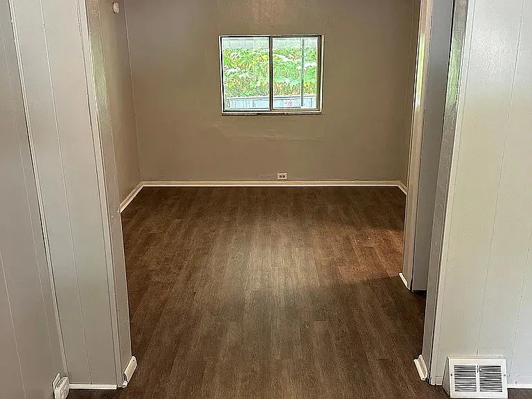 811 Sebring Ave — Photo 7