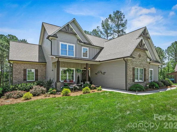 4975 Harbor View Dr W, Granite Falls, NC 28630