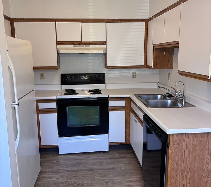 1st image of 401 E 45th Ave APT 1