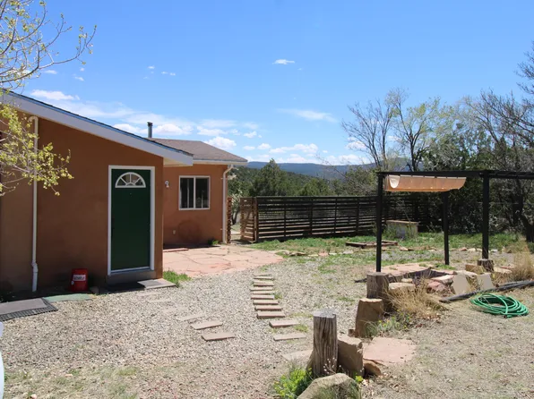 2 Cooper Rd, Cedar Crest, NM 87008