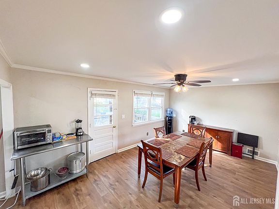 5th image of 45 Semel Ave