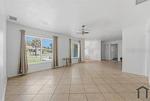 4404 Meadow Creek Cir — Photo 17