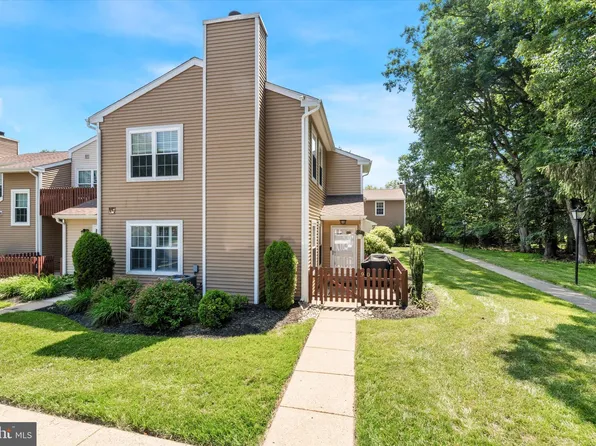 90 Whetstone Rd, Horsham, PA 19044