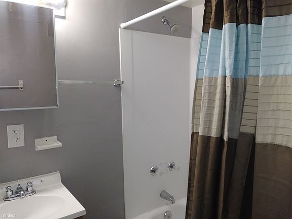 1400 Wolfe Apt 1 Bathroom