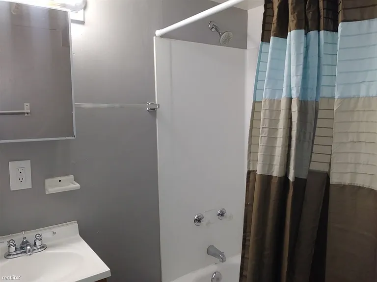 1400 Wolfe Apt 1 Bathroom