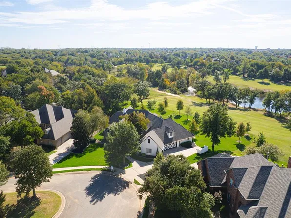 416 Autumnwood Ct, Edmond, OK 73003