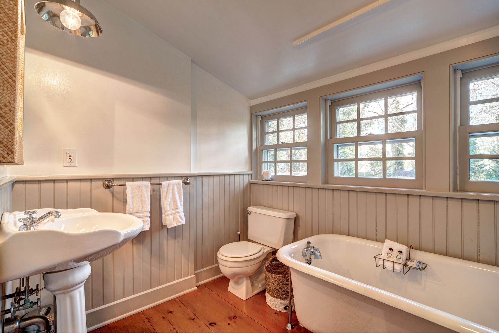  Primary Bathroom (Upstairs)
