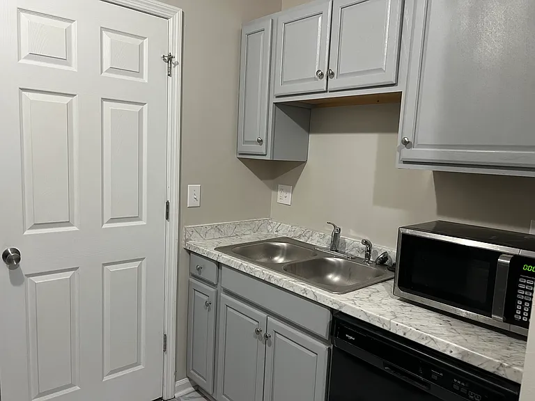 105 Chesapeake Ct — Photo 3