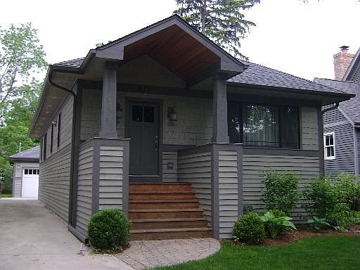 1st image of 827 Woodbine Ave