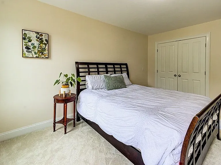 23 Holbrook Ln — Photo 15