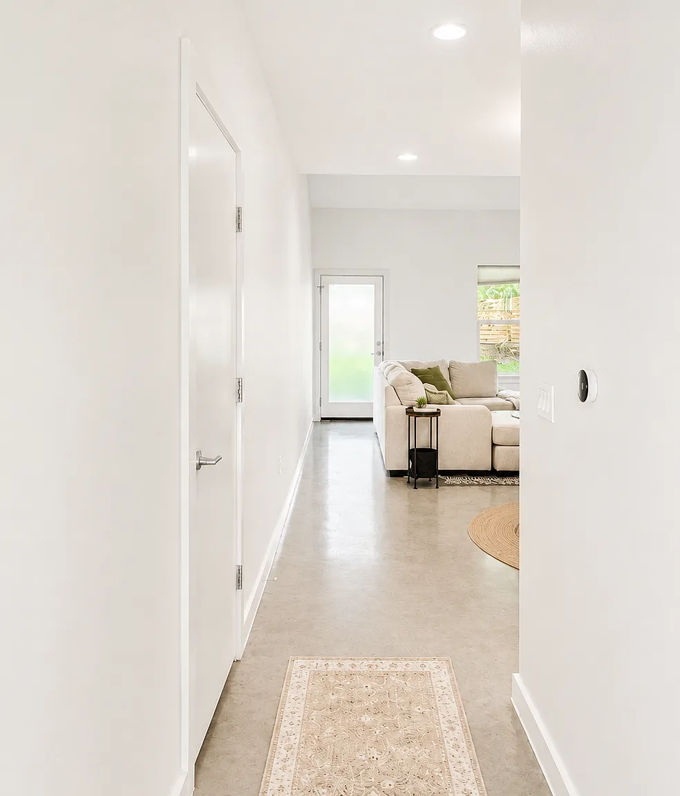 3 bed, 2.5 bath, 1687 sqft, $3,300 — Photo 3