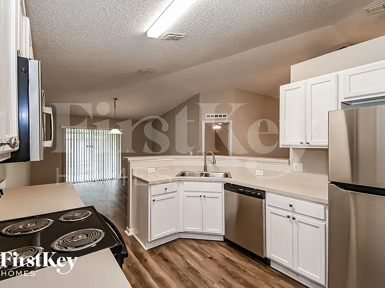 5508 Ortega Park Blvd — Photo 7