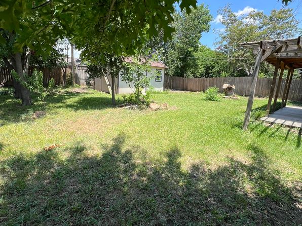823 Edgemont Dr, Arlington, TX 76017