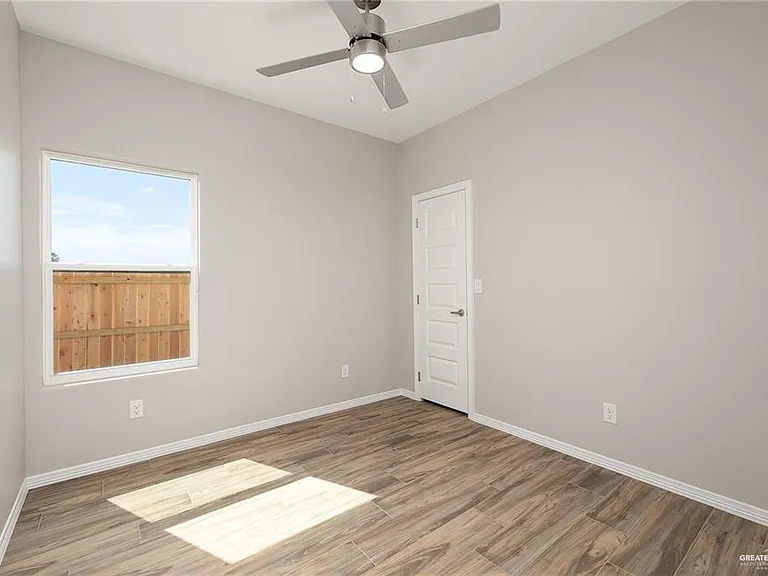 4216 Walnut Ave #1 — Photo 11