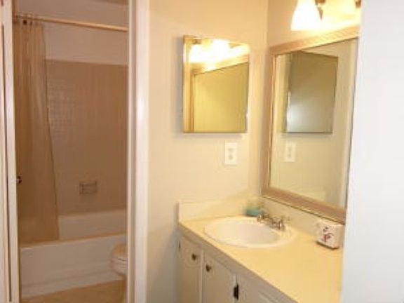 4th image of 3435 Carambola Cir S