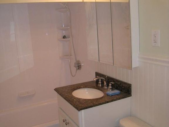 5th image of 10B Evergreen Ave #2