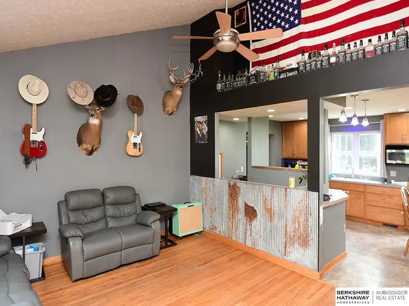 9425 Panama Rd, Hickman, NE 68372