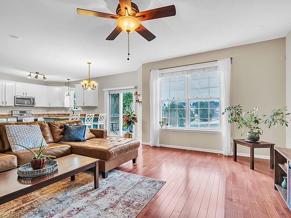 2nd image of 12 Perkins Ct