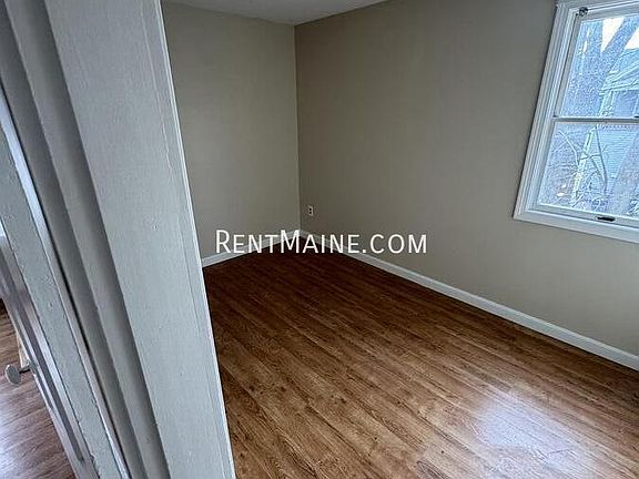 4th image of 38 Oak St APT 2