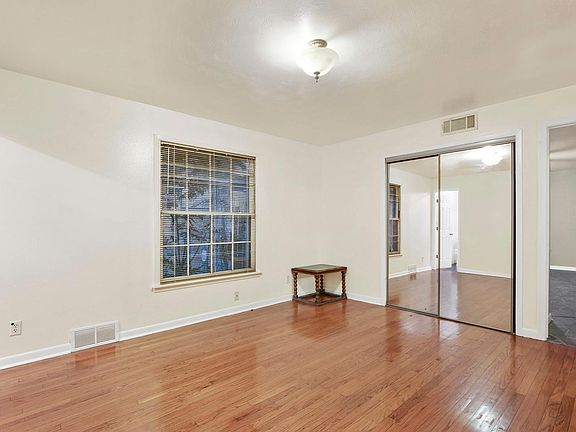 3rd image of 1229 S Montreal Ave #Back
