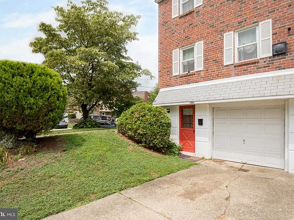4th image of 11900 Barlow St