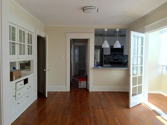 buffet n open kitchen