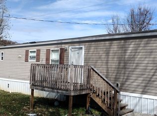 300 Crique Side Dr Trailer 62, Morehead, KY 40351