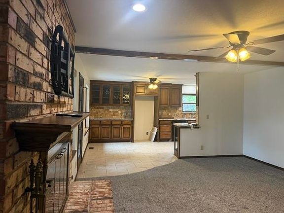 5th image of 1809 Gingham Ln