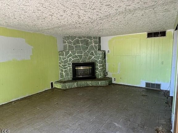 5th image of 415 NW Locust St
