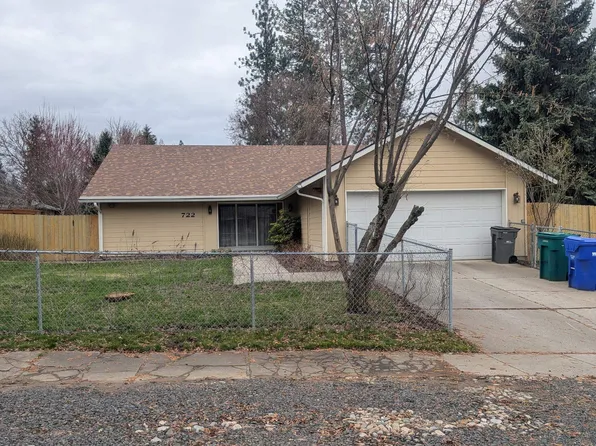 722 E A St, Deer Park, WA 99006