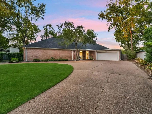 210 Pine Hollow Ln, Houston, TX 77056