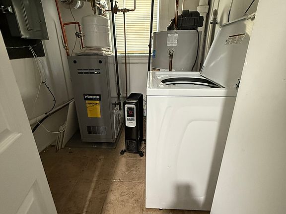 3rd image of 217 Wyoming Pl #1