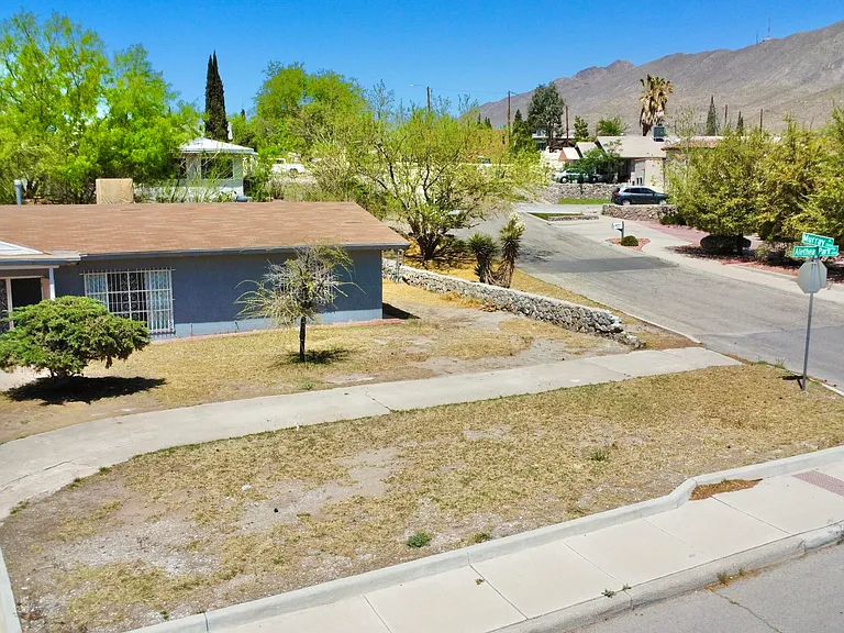 619 Alethea Park Dr — Photo 8