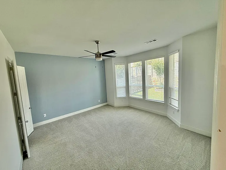 1712 Homestead Way — Photo 13