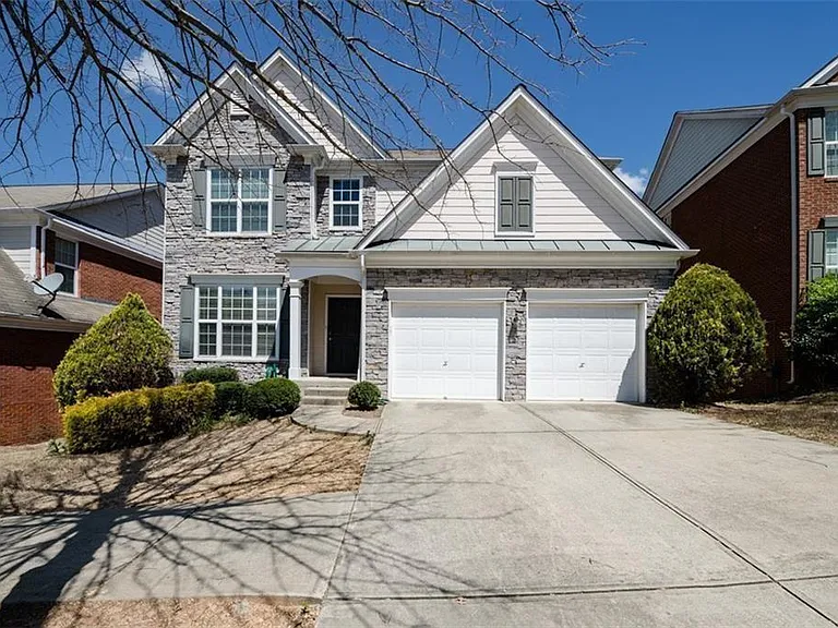 3363 Stoneham Dr — Photo 1