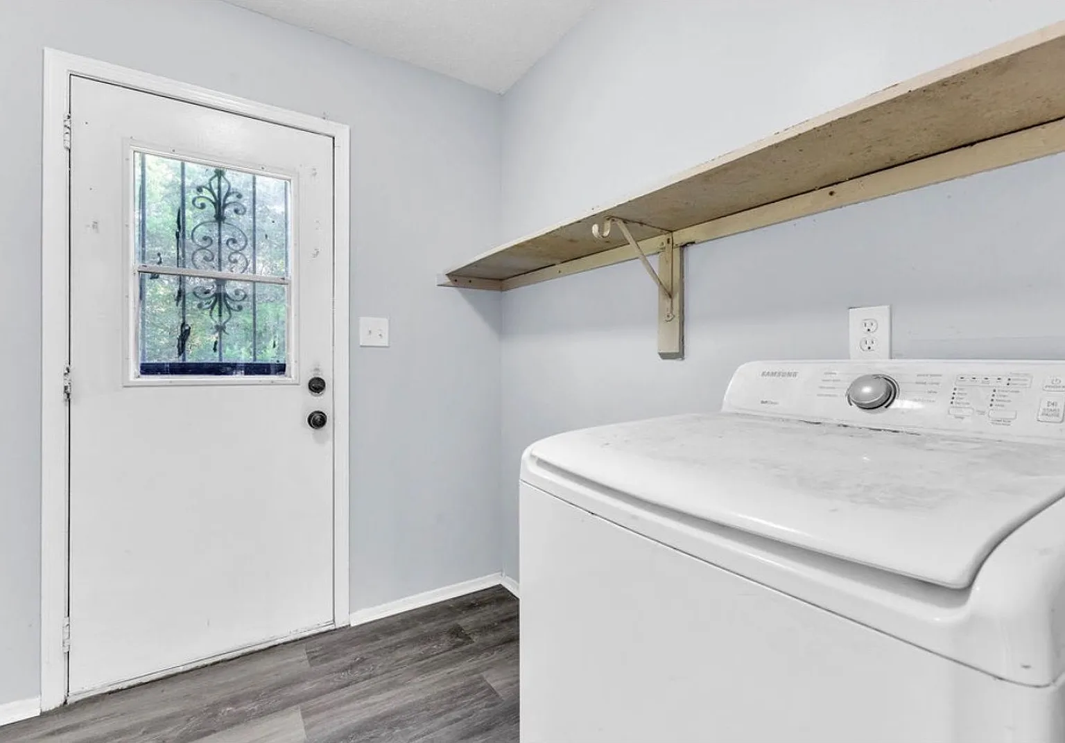 701 Southlawn Dr — Photo 4