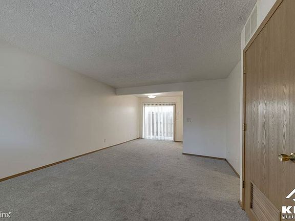 2nd image of 3200 Garden Grove Pkwy APT 1C