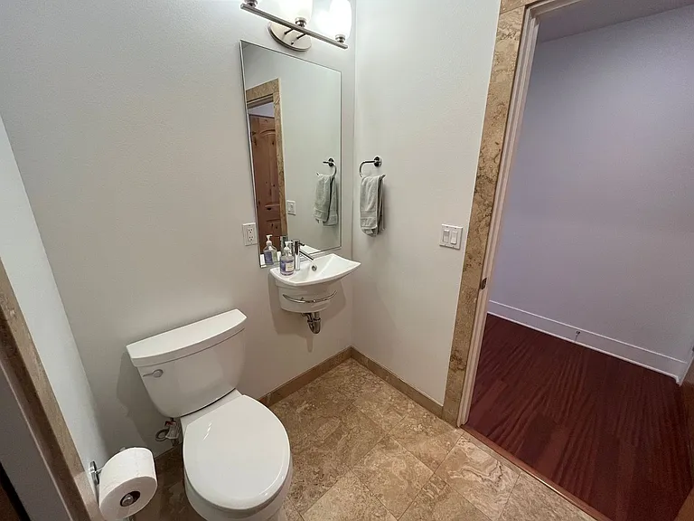 838 SE 38th Ave #302 — Photo 17