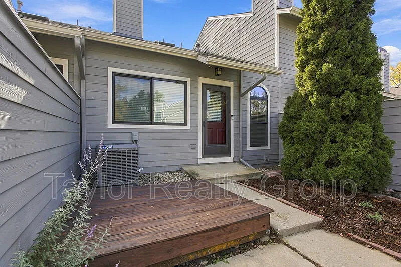 2 bed, 1.0 bath, 884 sqft, $2,175 — Photo 3