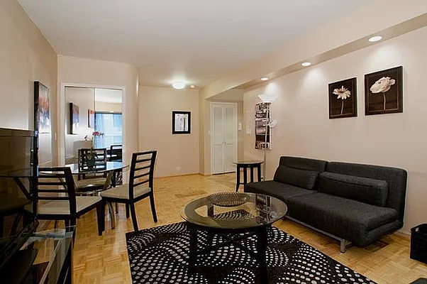 Sold by BSD Realty Worldwide Inc | media 5