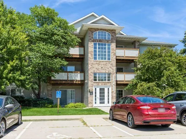 2540 Rushmore Dr, Iowa City, IA 52246