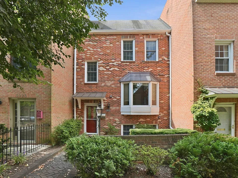 6924 McLean Park Manor Ct
