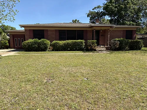 211 Ariola Ave Photo 1