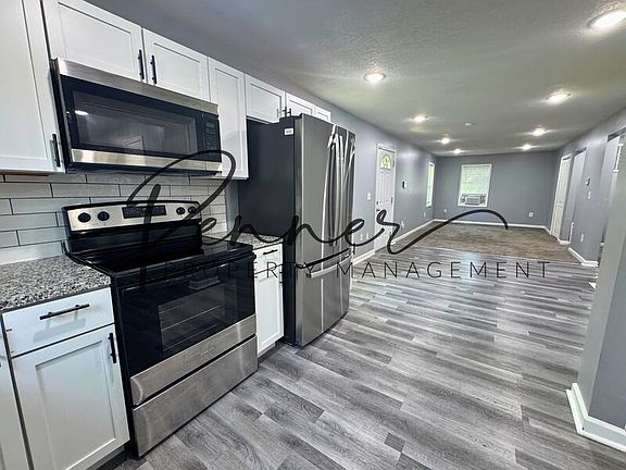 5th image of 8446 Oak St